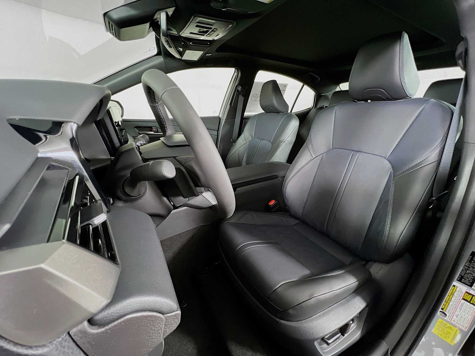 2025 Toyota Camry XSE - Photo 12