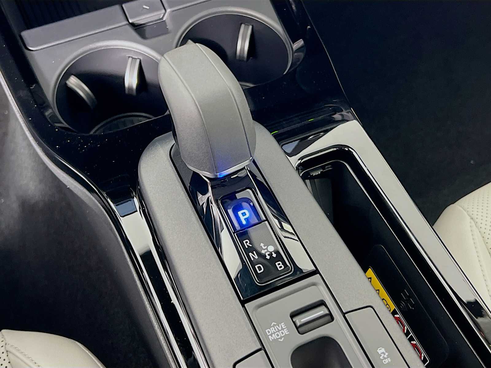 2026 Toyota Prius Limited - Photo 11