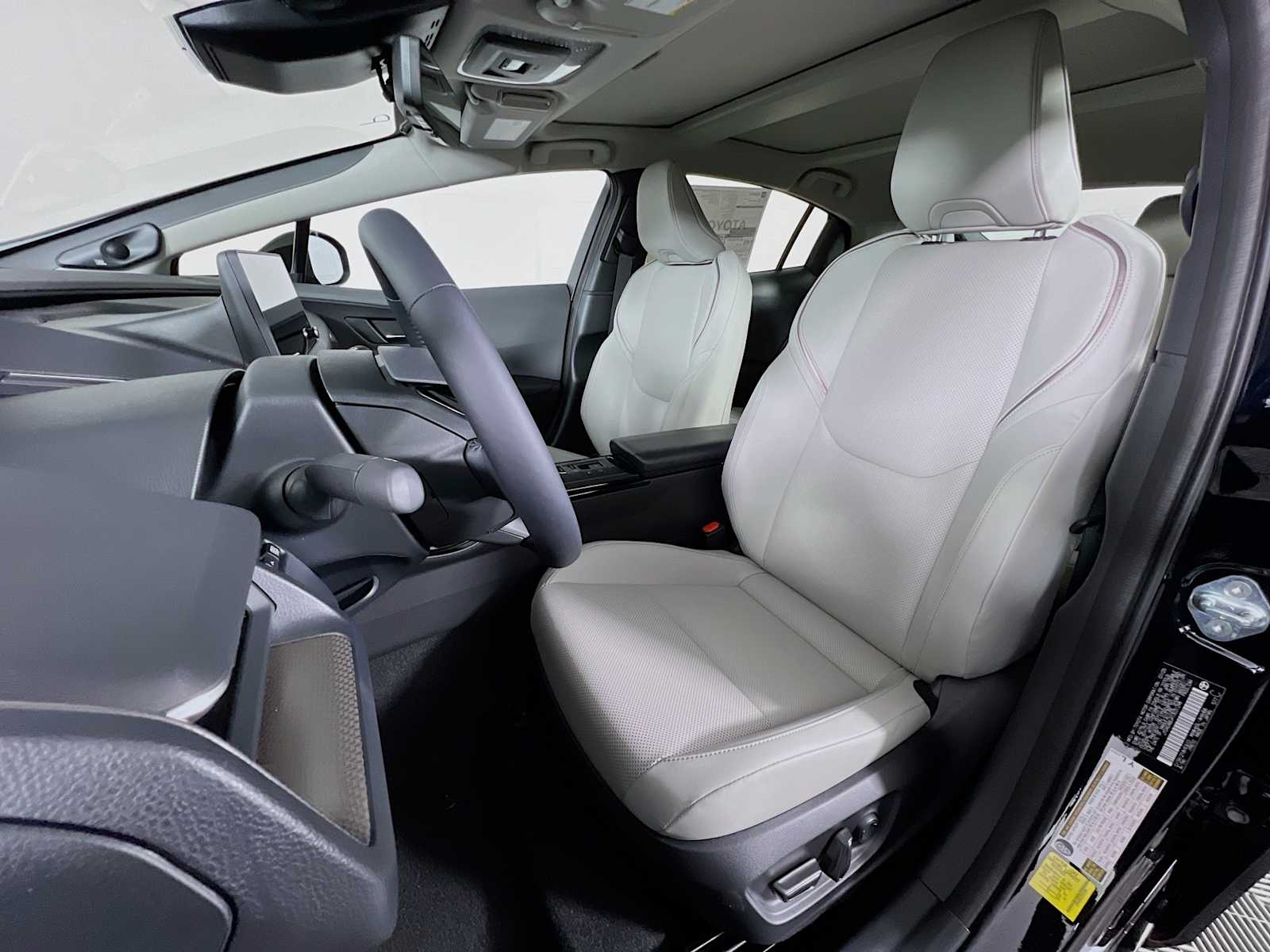 2026 Toyota Prius Limited - Photo 12