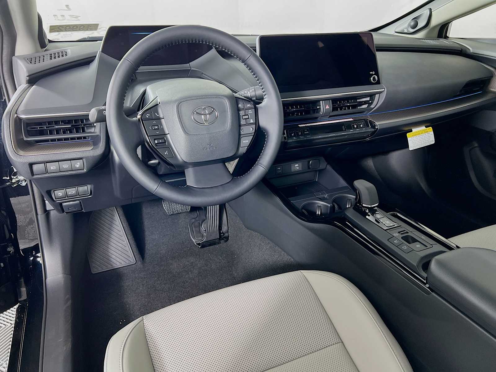 2026 Toyota Prius Limited - Photo 6
