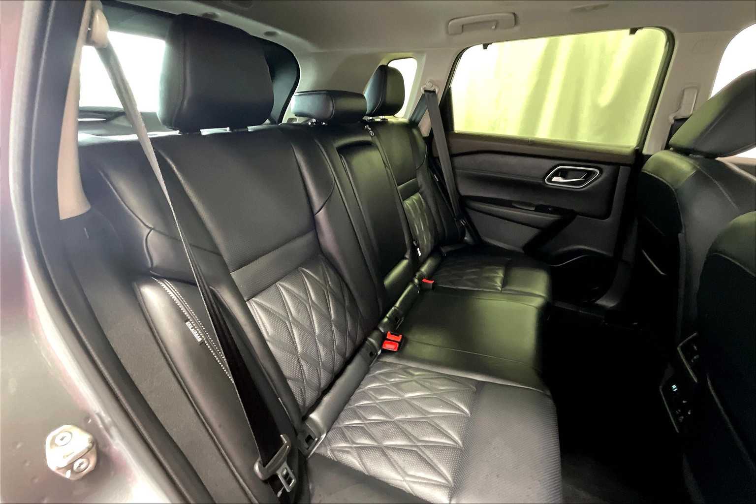 2023 Nissan Rogue Platinum - Photo 16