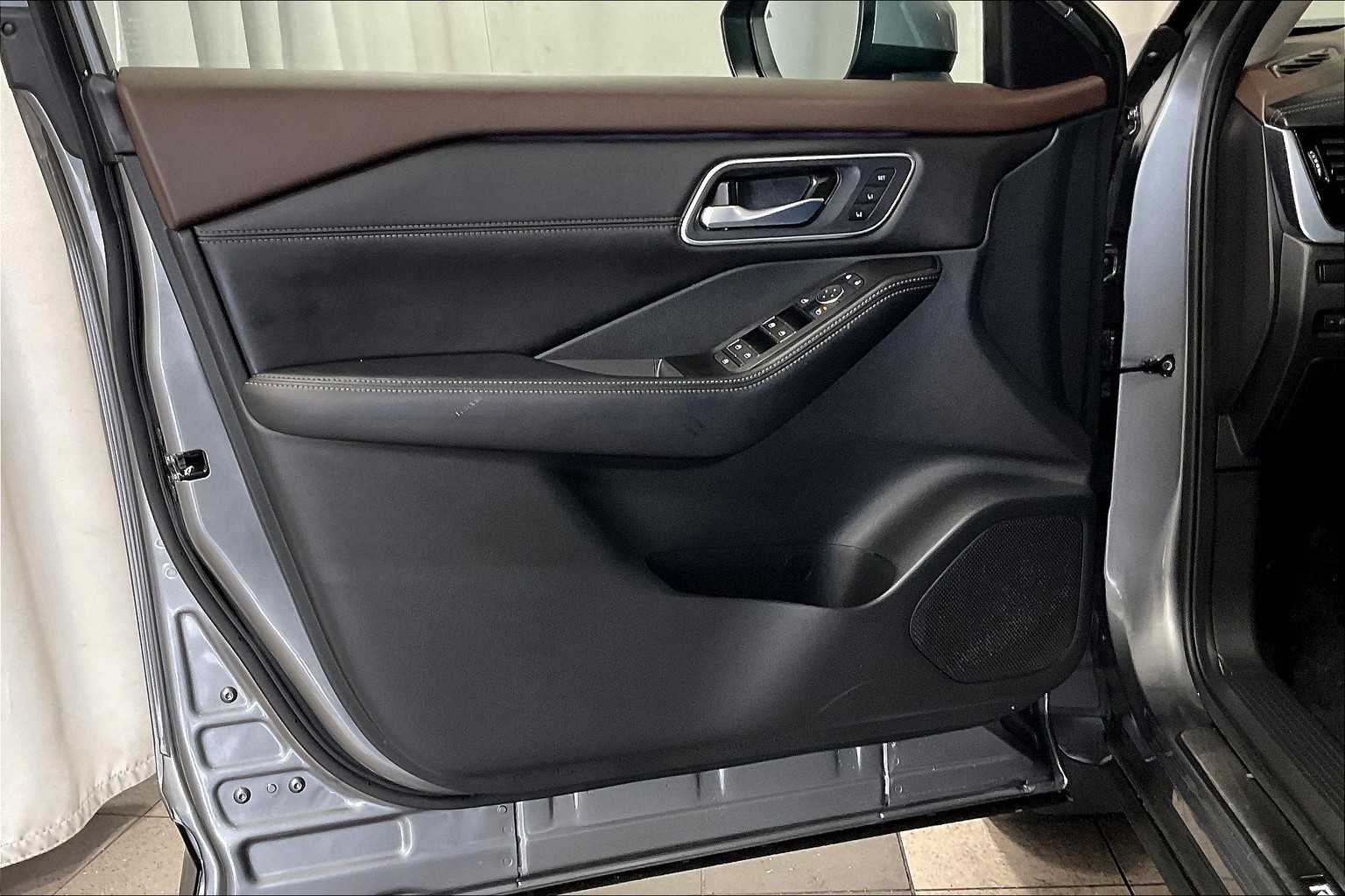 2023 Nissan Rogue Platinum - Photo 9