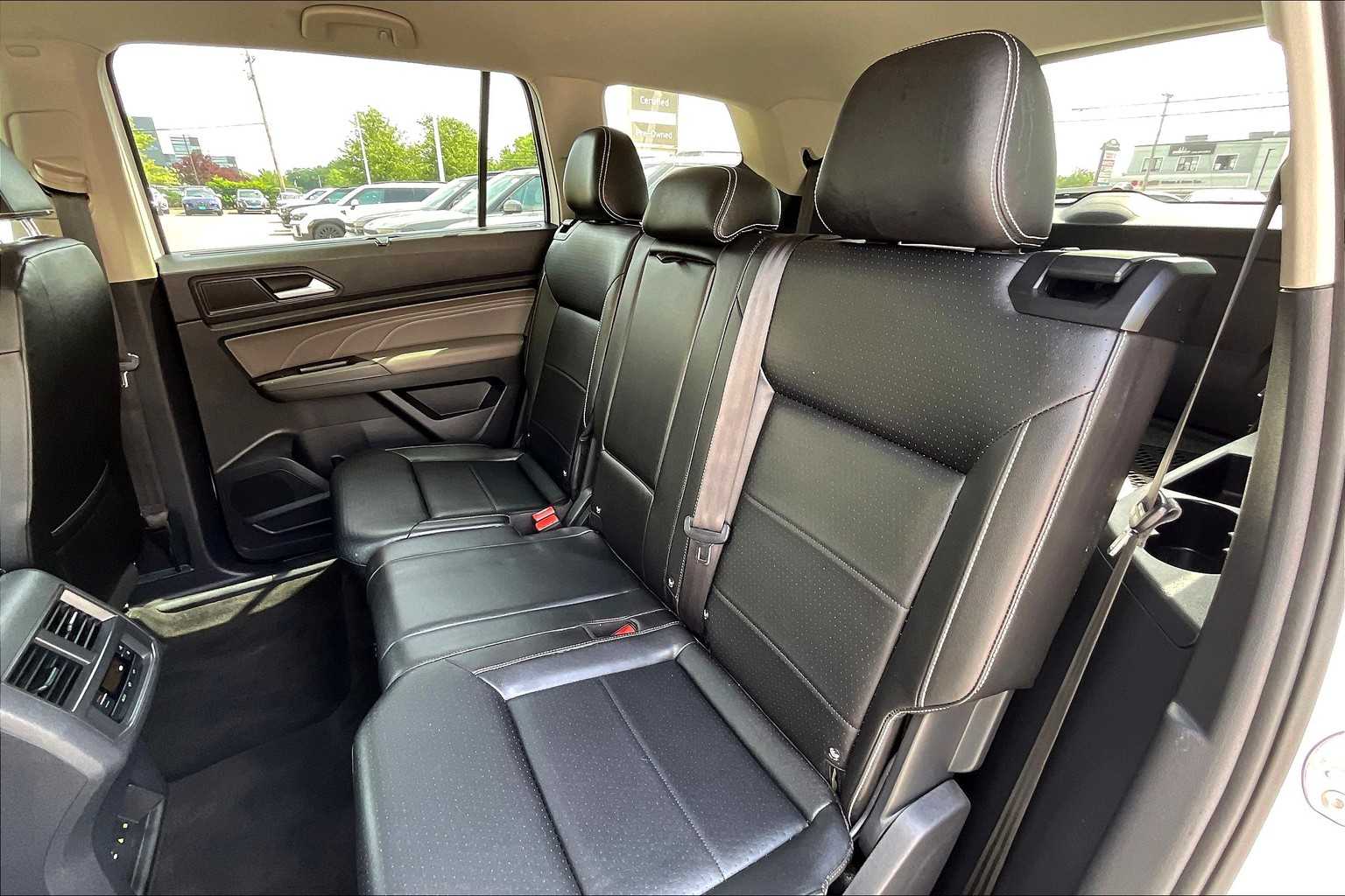 2022 Volkswagen Atlas 3.6L V6 SE w/Technology - Photo 15