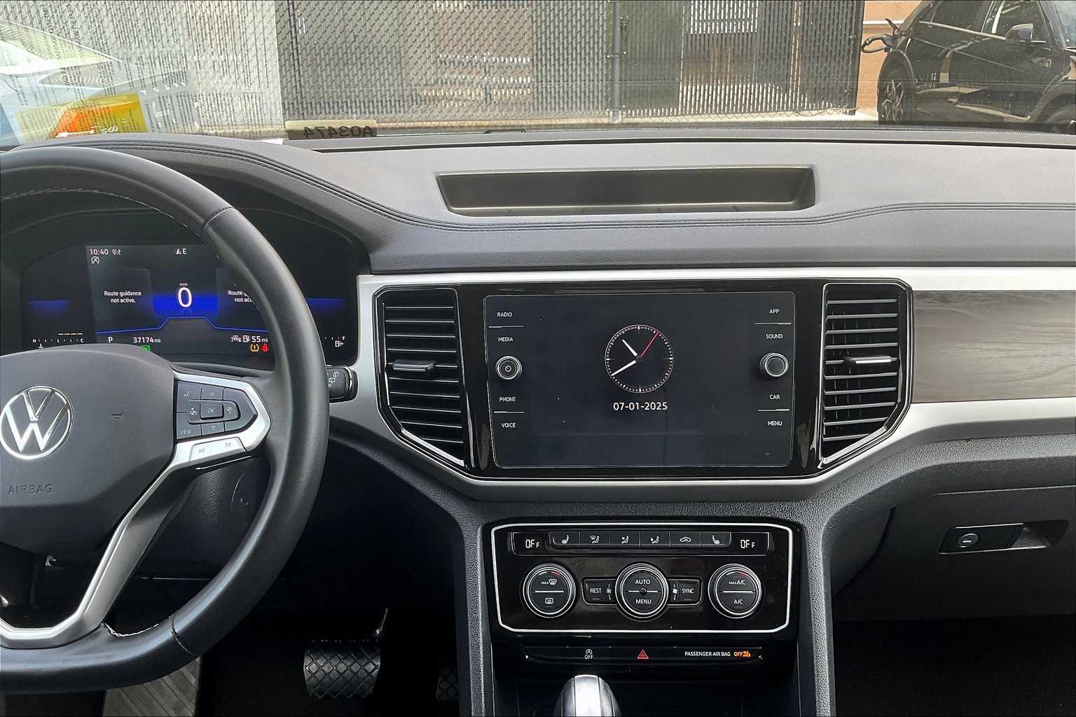 2022 Volkswagen Atlas 3.6L V6 SE w/Technology - Photo 18