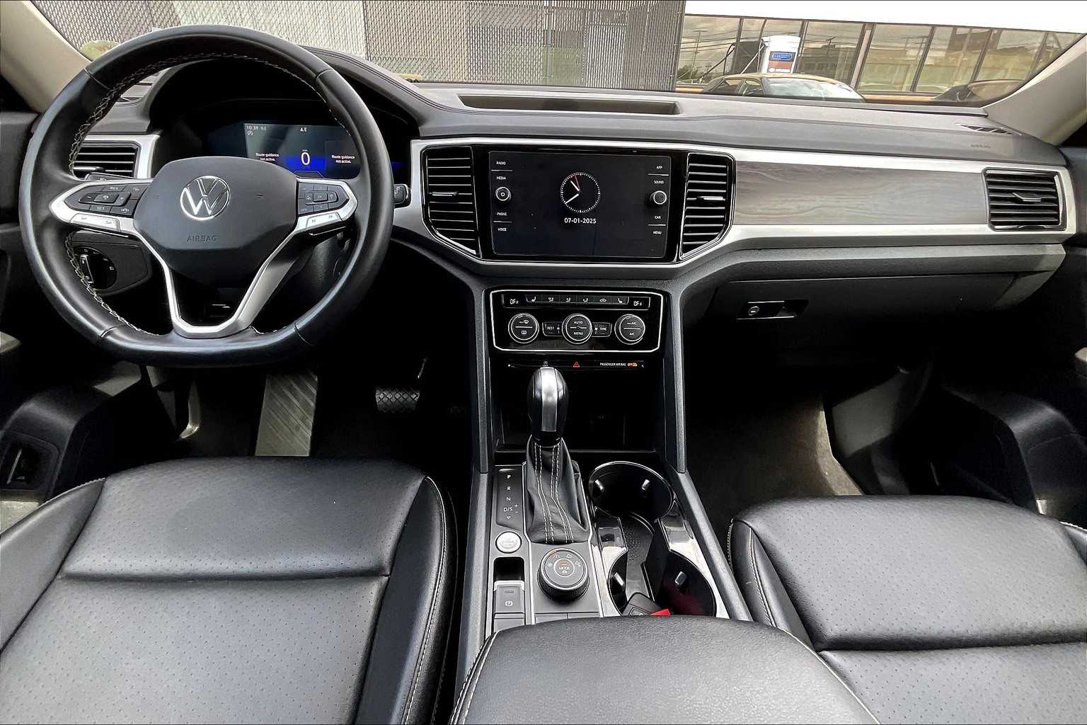 2022 Volkswagen Atlas 3.6L V6 SE w/Technology - Photo 21