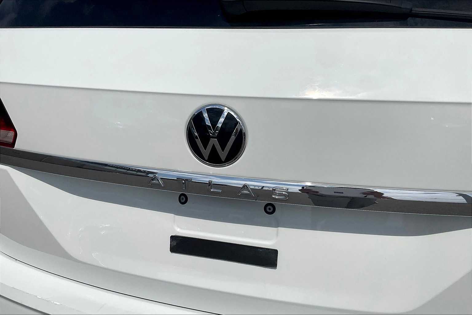 2022 Volkswagen Atlas 3.6L V6 SE w/Technology - Photo 28