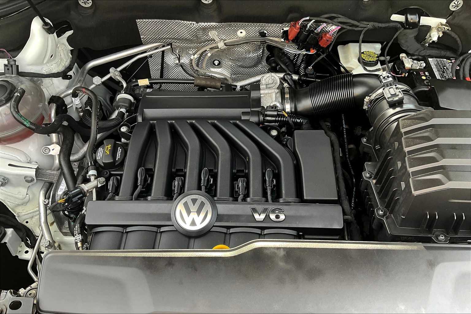 2022 Volkswagen Atlas 3.6L V6 SE w/Technology - Photo 34