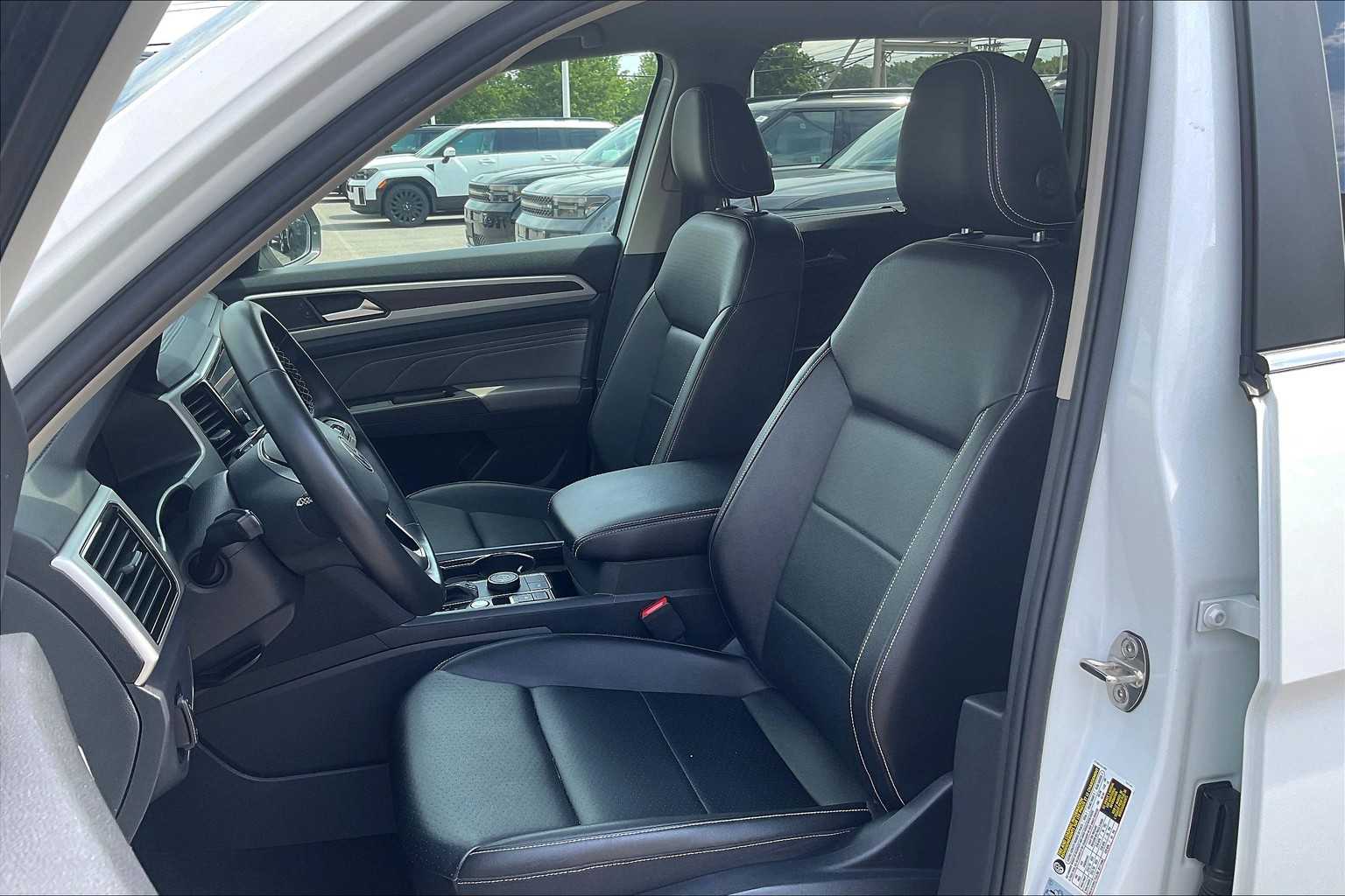 2022 Volkswagen Atlas 3.6L V6 SE w/Technology - Photo 10