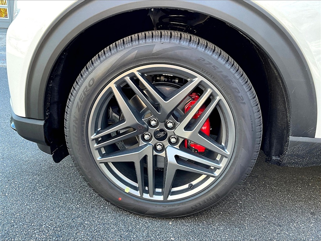 2026 Ford Explorer ST - Photo 12