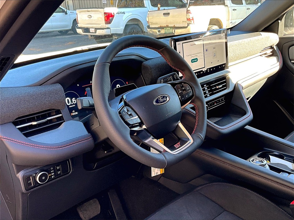 2026 Ford Explorer ST - Photo 7