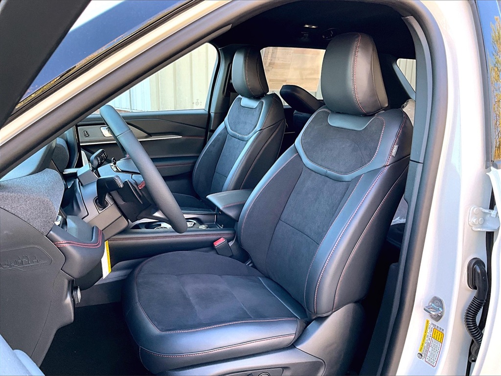 2026 Ford Explorer ST - Photo 10