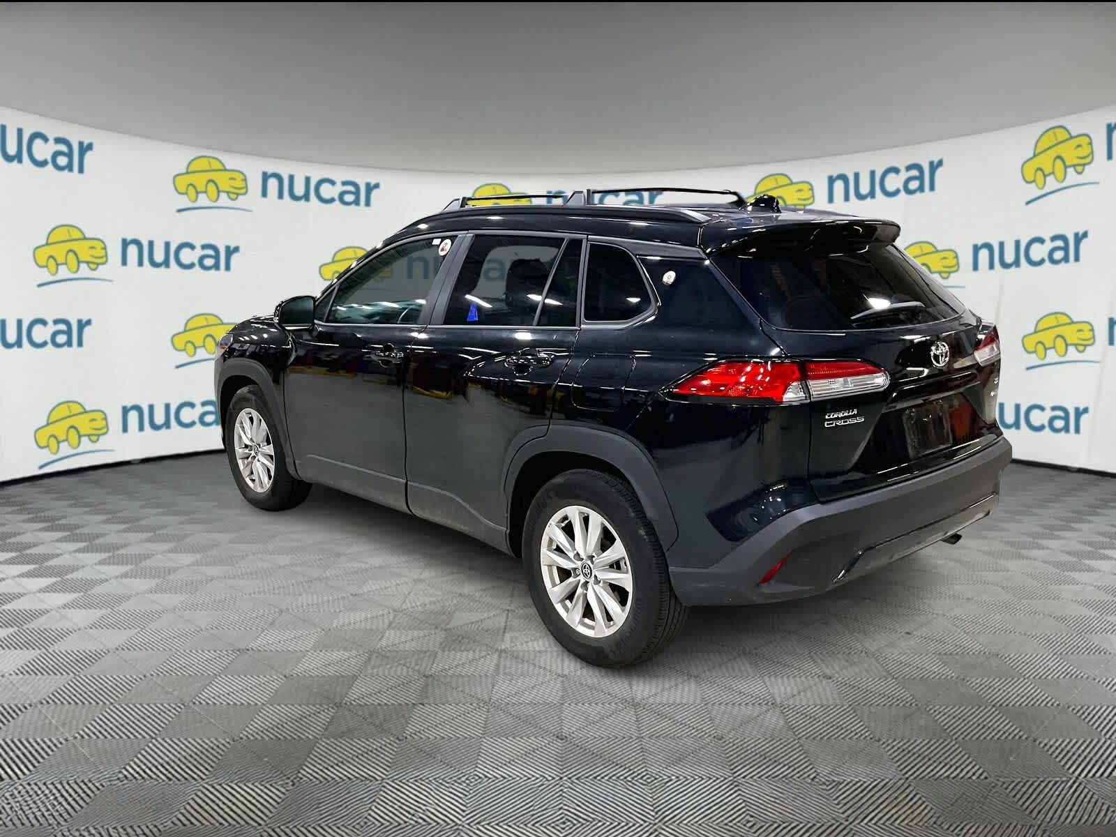 2024 Toyota Corolla Cross LE - Photo 3