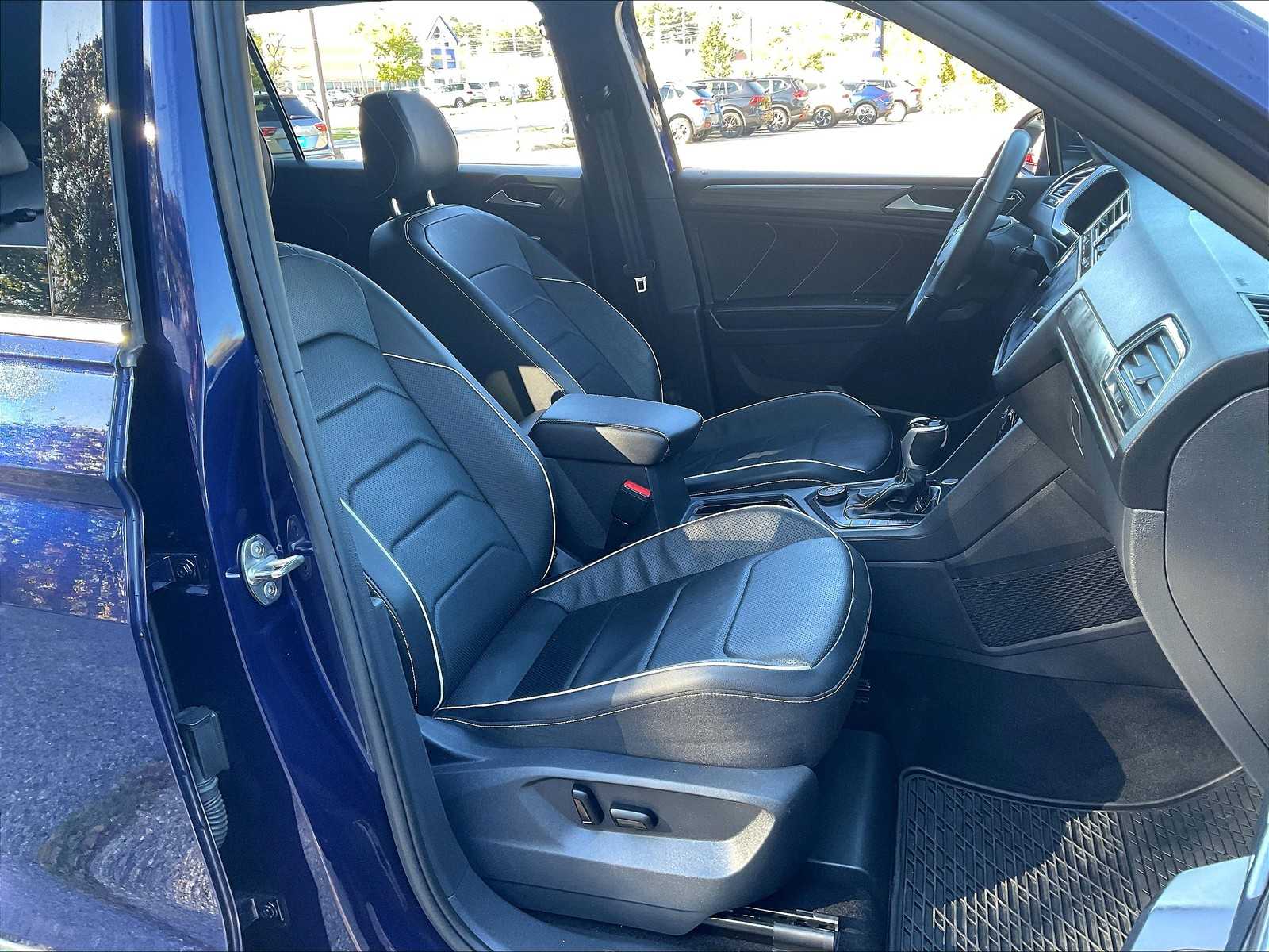 2022 Volkswagen Tiguan SEL R-Line - Photo 11