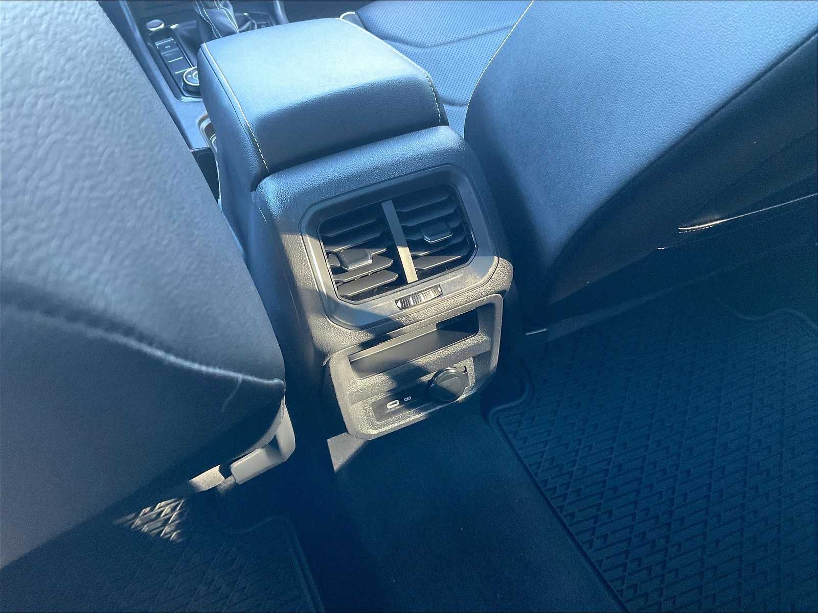 2022 Volkswagen Tiguan SEL R-Line - Photo 27