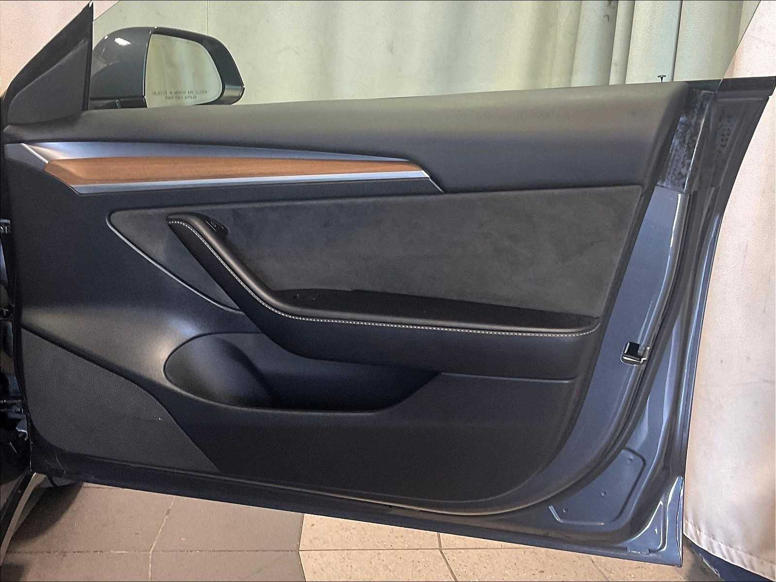 2023 Tesla Model 3  - Photo 12