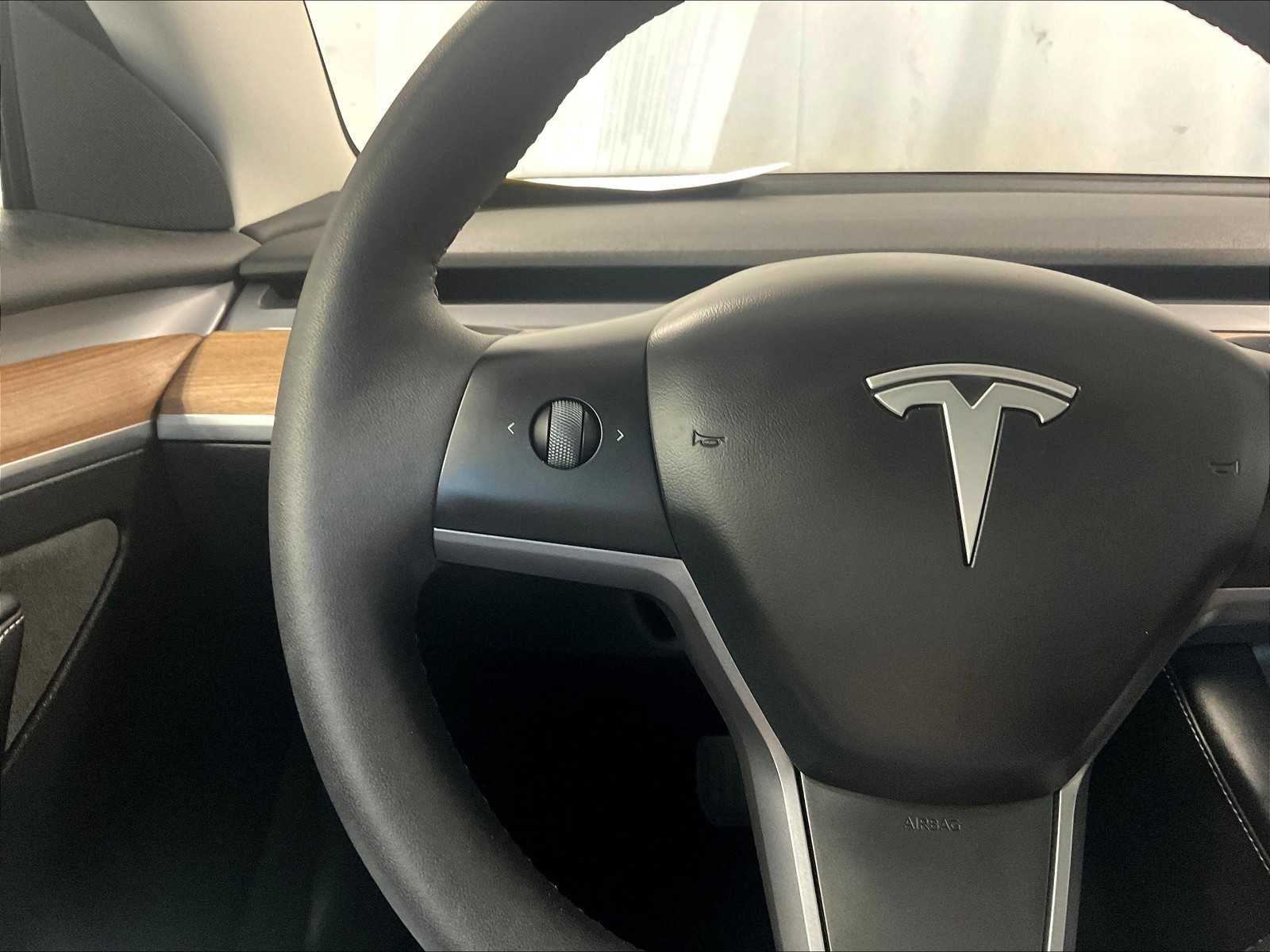 2023 Tesla Model 3  - Photo 23