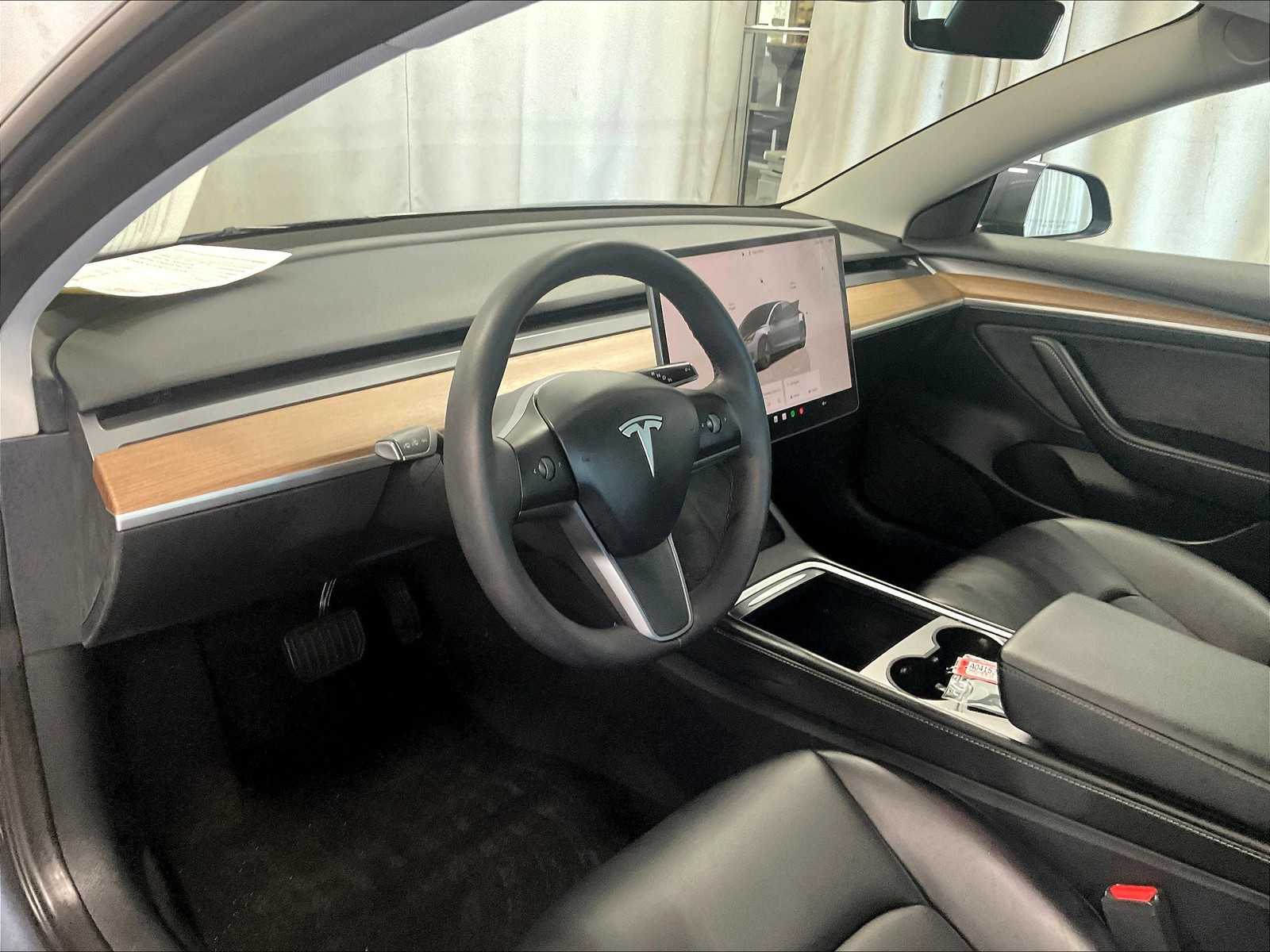2023 Tesla Model 3  - Photo 8