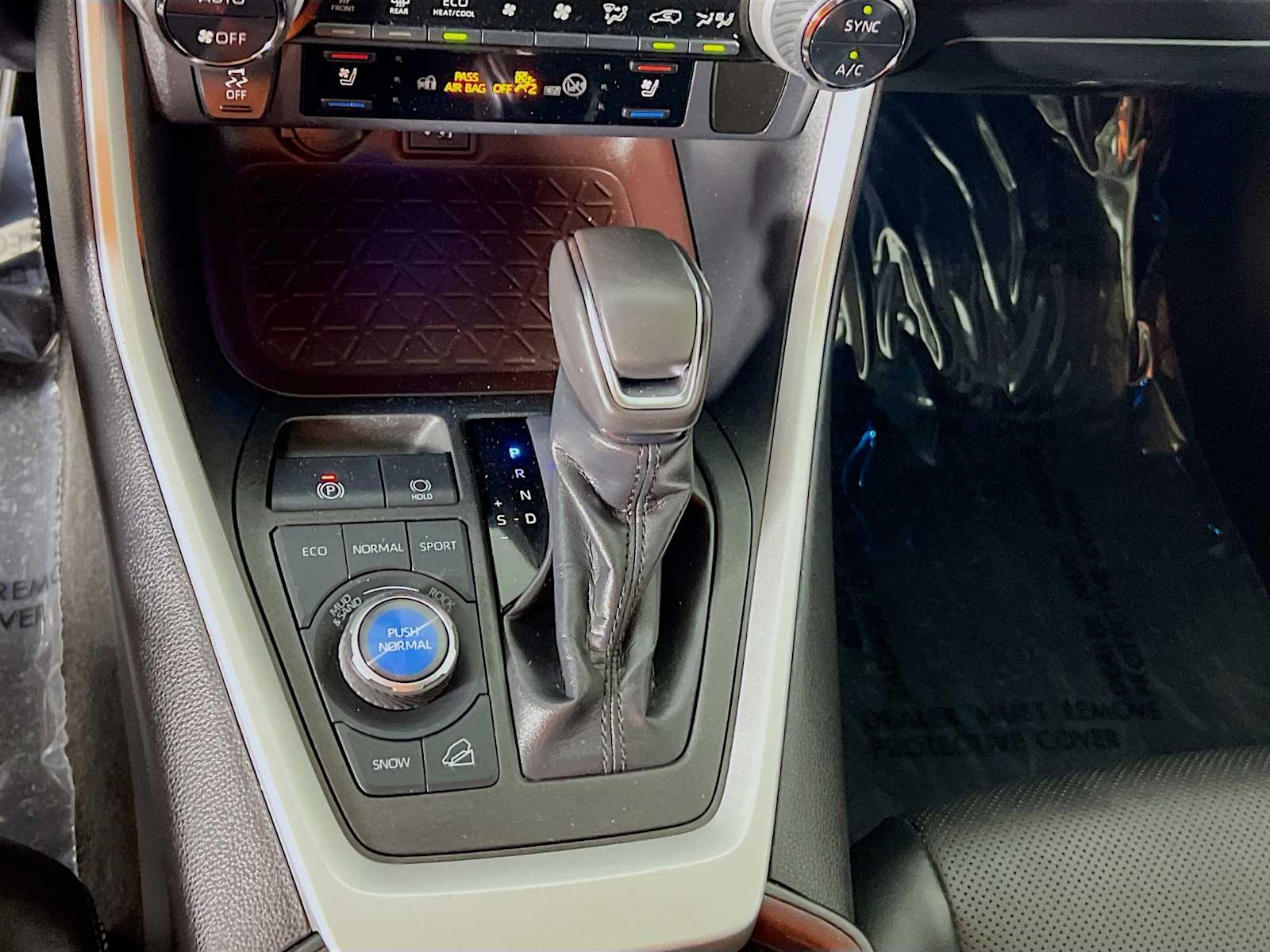 2023 Toyota RAV4 Limited - Photo 16