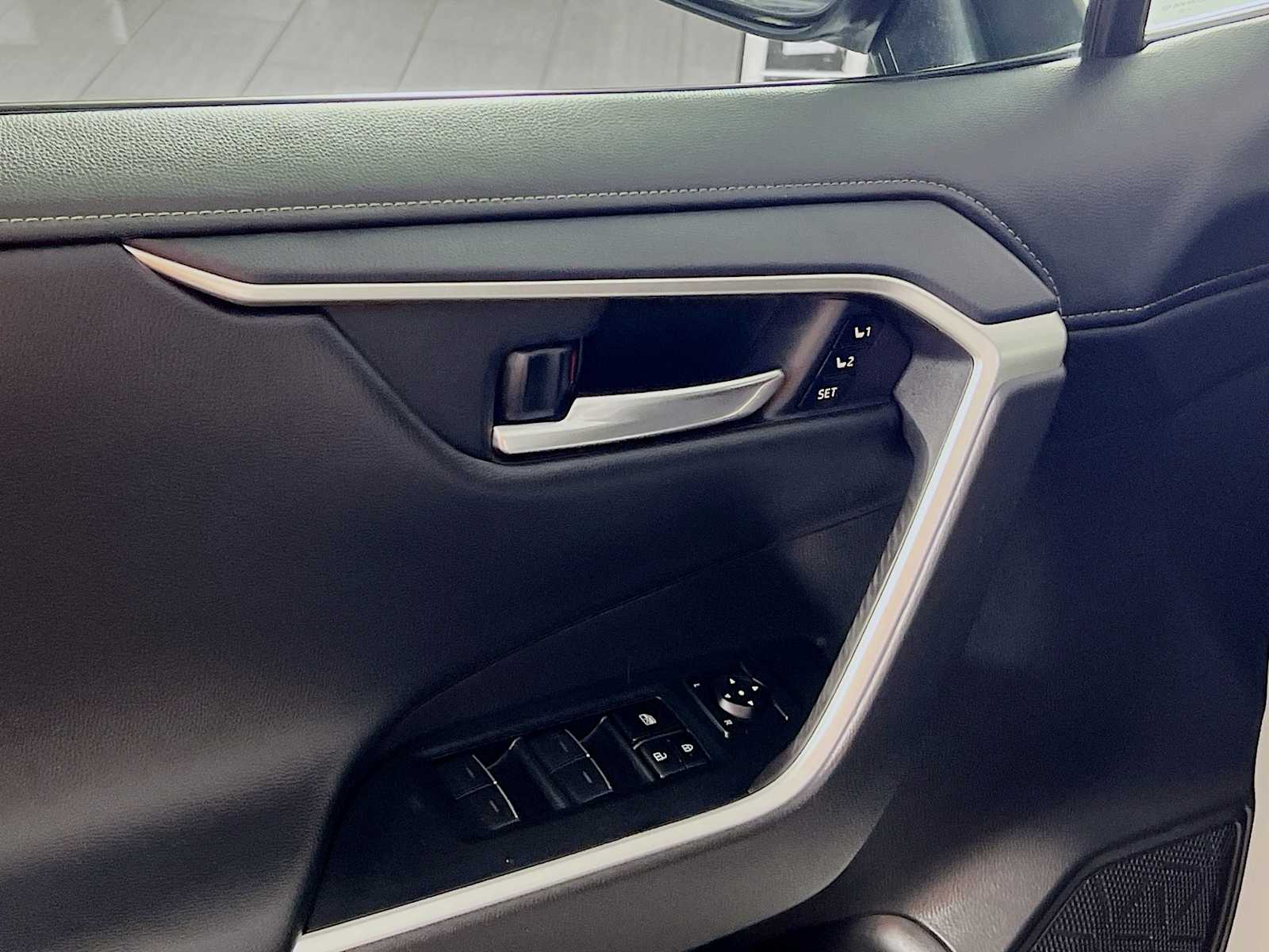 2023 Toyota RAV4 Limited - Photo 17