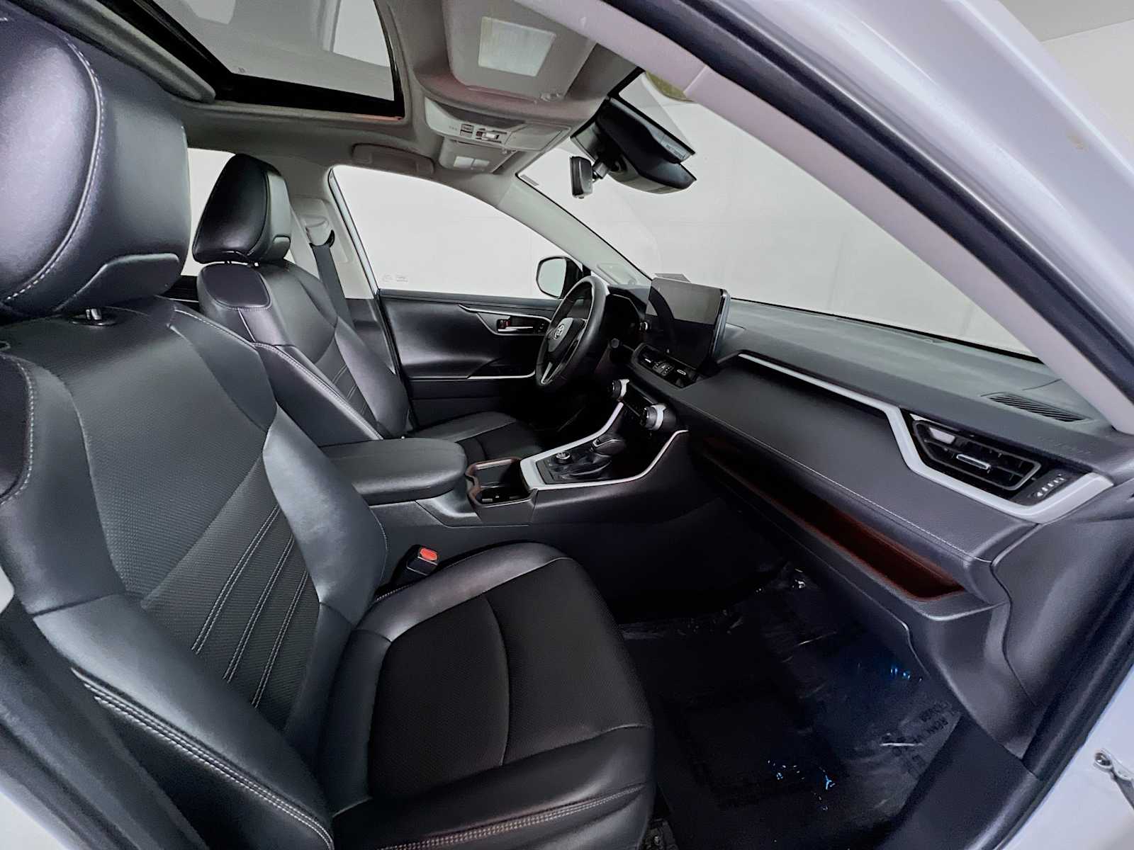 2023 Toyota RAV4 Limited - Photo 28