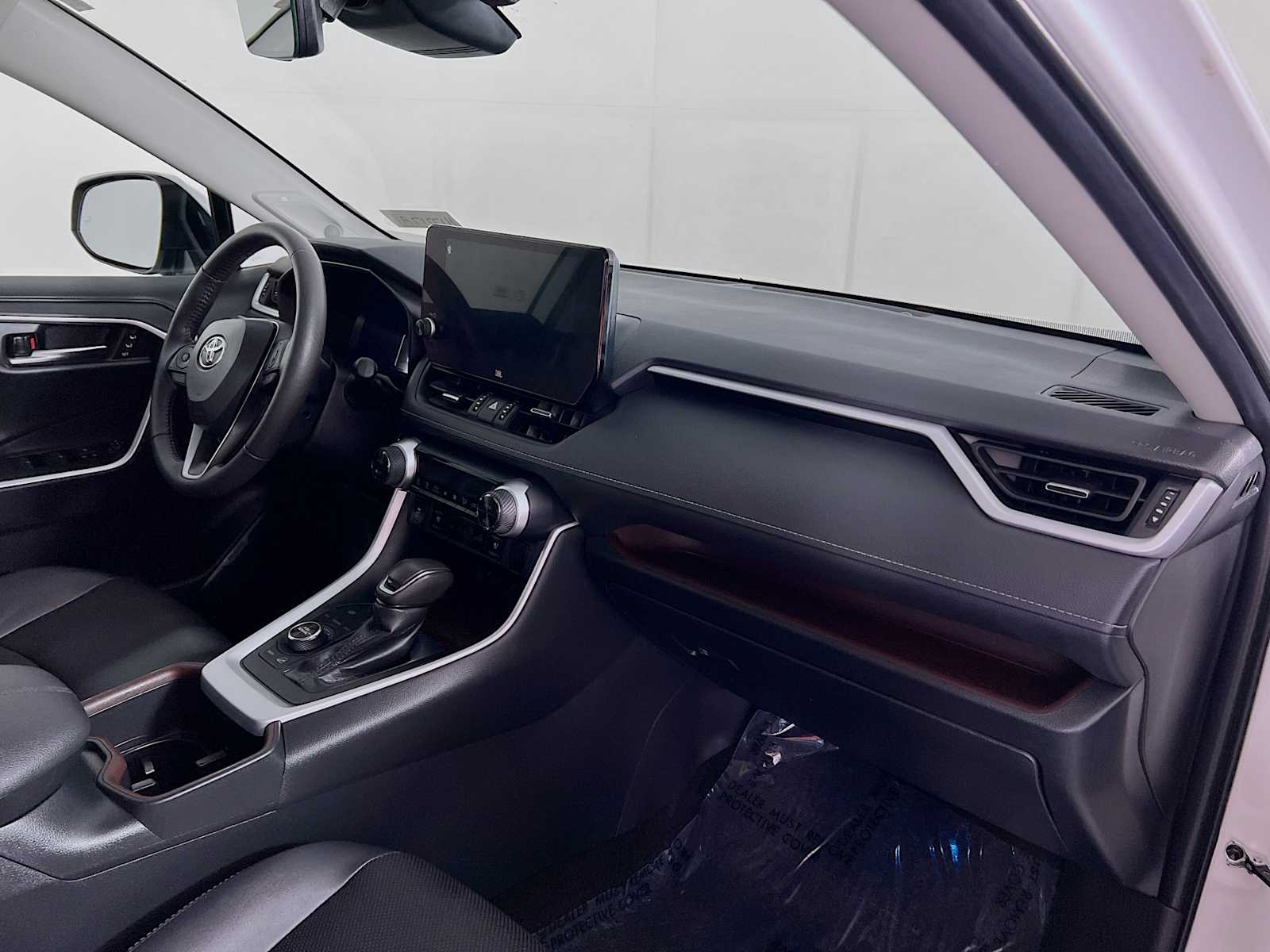 2023 Toyota RAV4 Limited - Photo 29