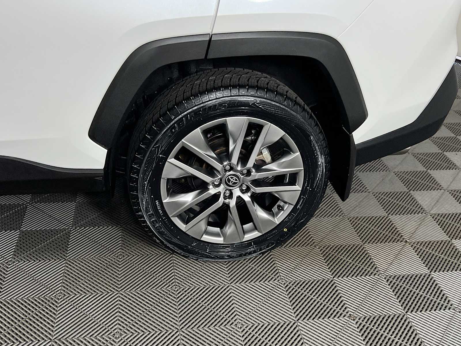 2023 Toyota RAV4 Limited - Photo 31