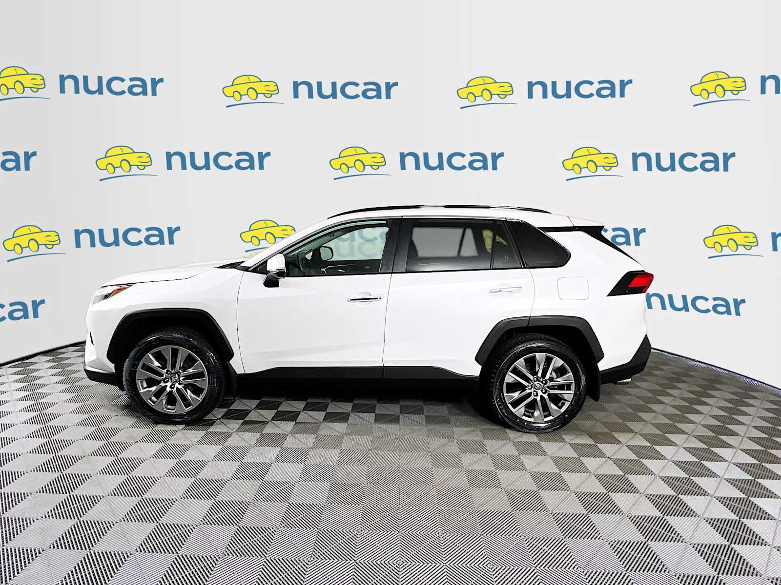 2023 Toyota RAV4 Limited - Photo 4