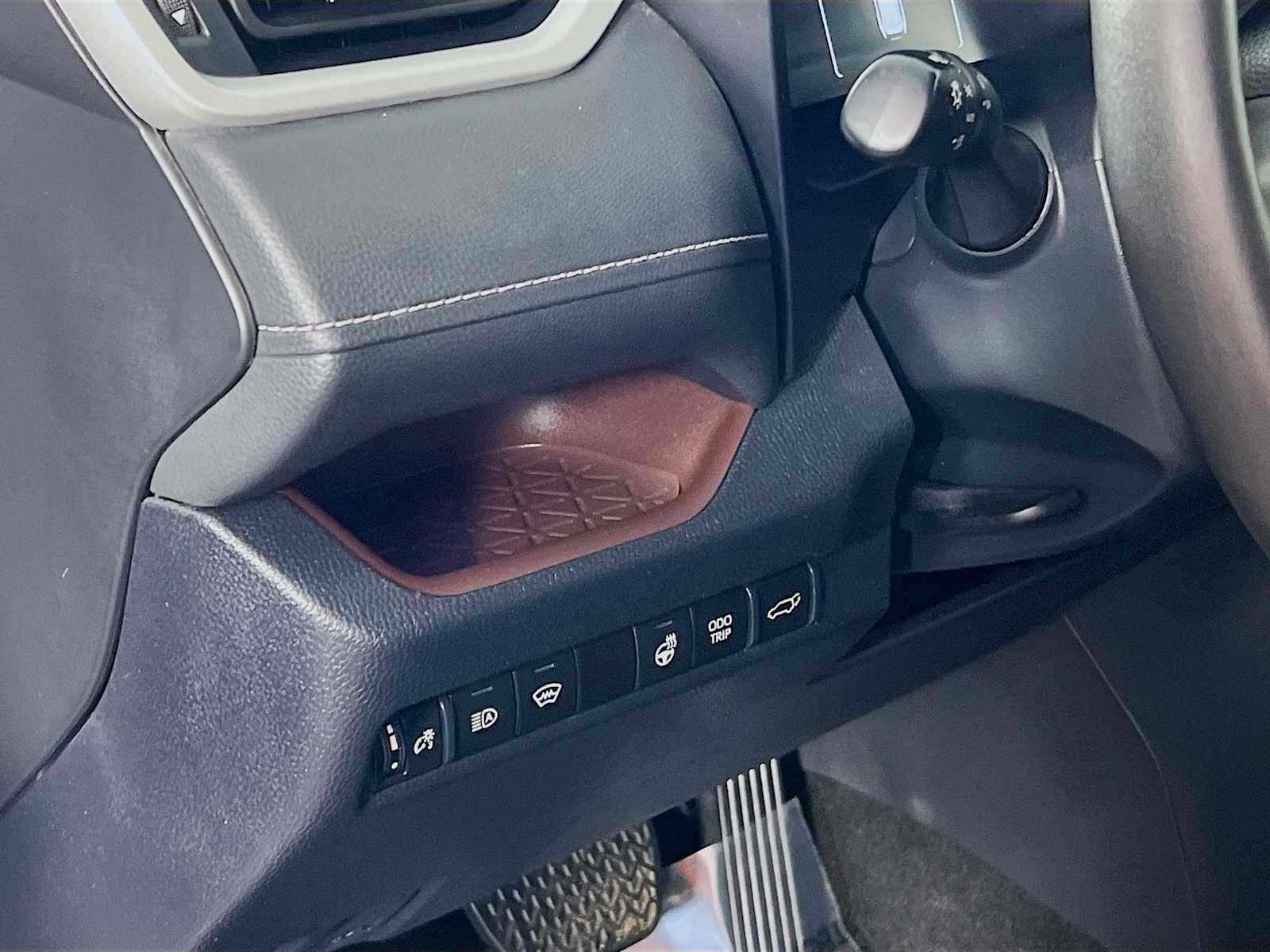 2023 Toyota RAV4 Limited - Photo 10