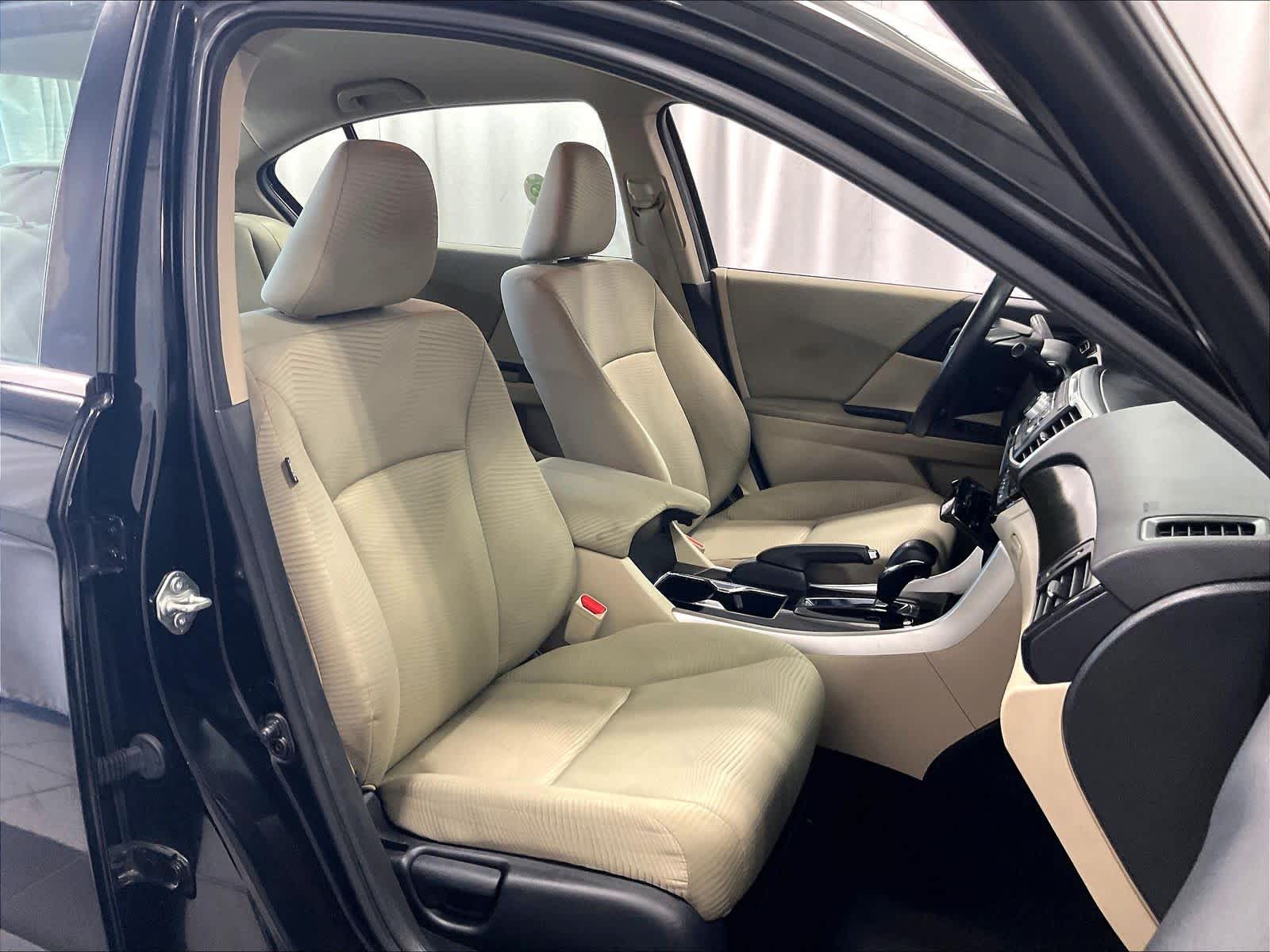 2016 Honda Accord LX - Photo 11