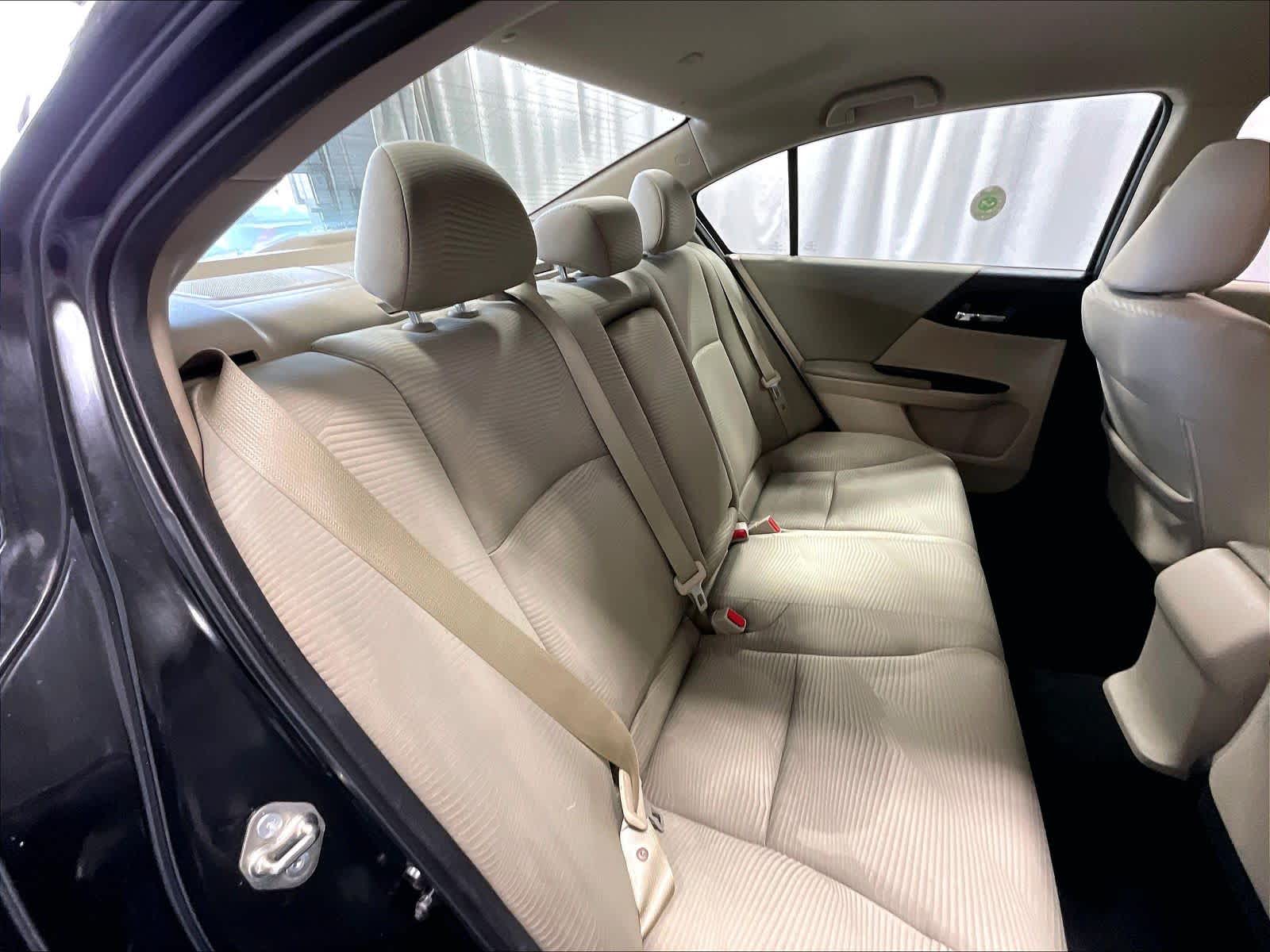 2016 Honda Accord LX - Photo 16