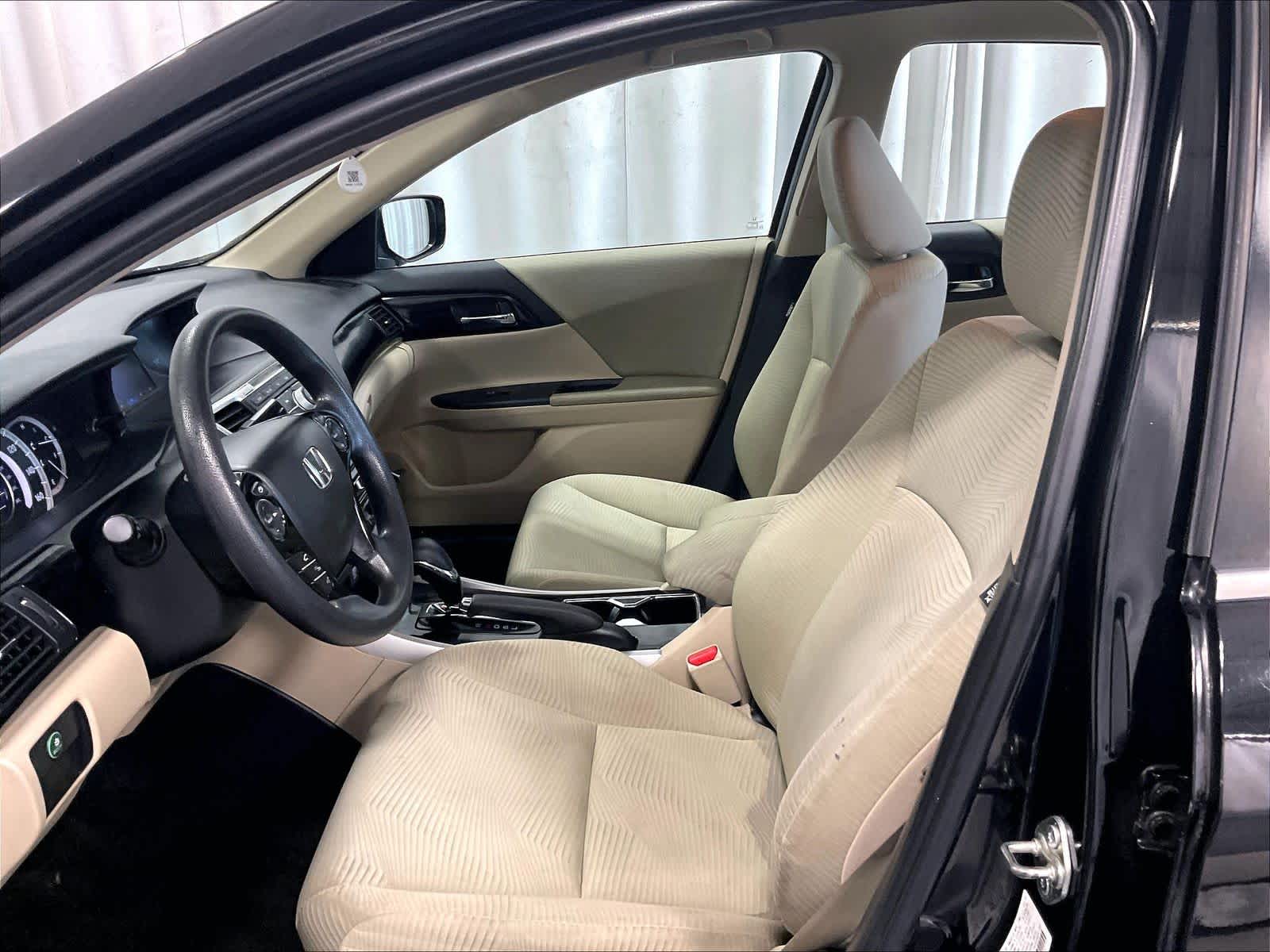 2016 Honda Accord LX - Photo 10