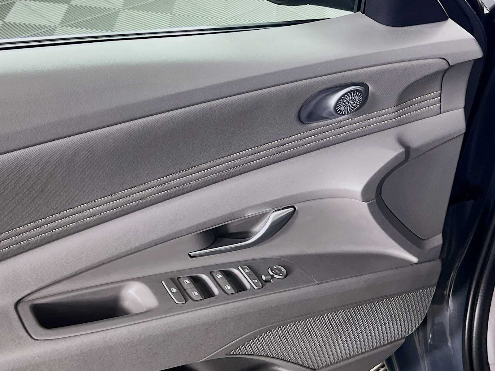 2024 Hyundai Elantra SEL - Photo 17