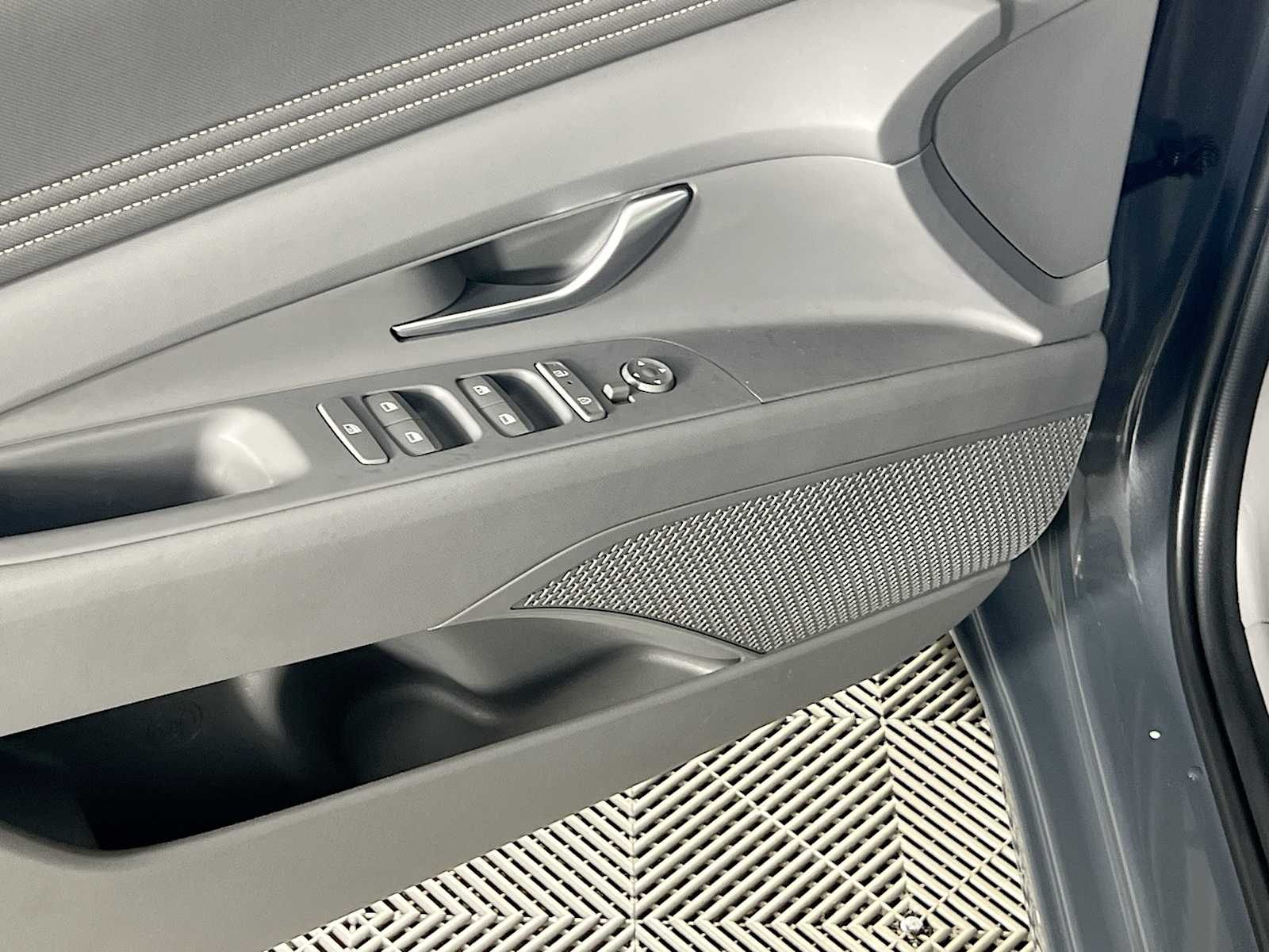 2024 Hyundai Elantra SEL - Photo 18