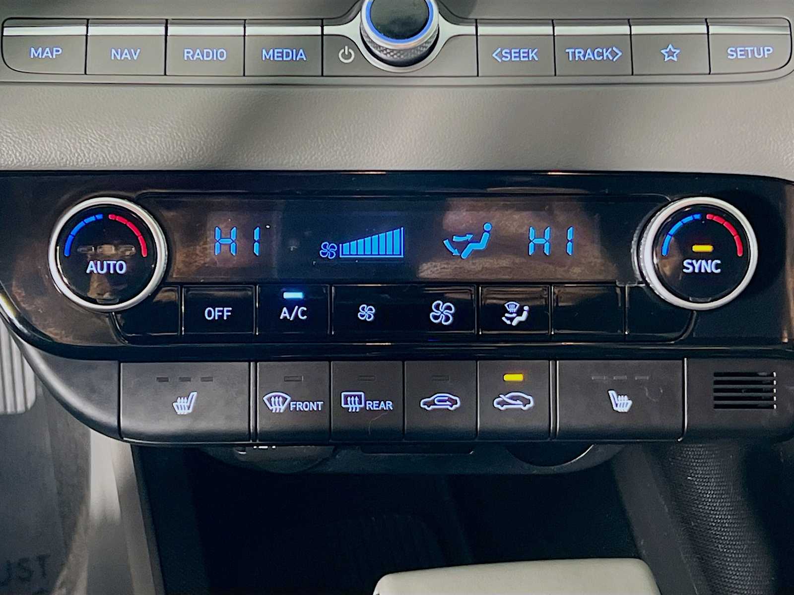 2024 Hyundai Elantra SEL - Photo 20