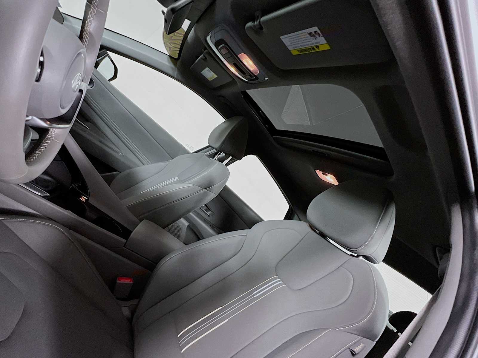 2024 Hyundai Elantra SEL - Photo 22
