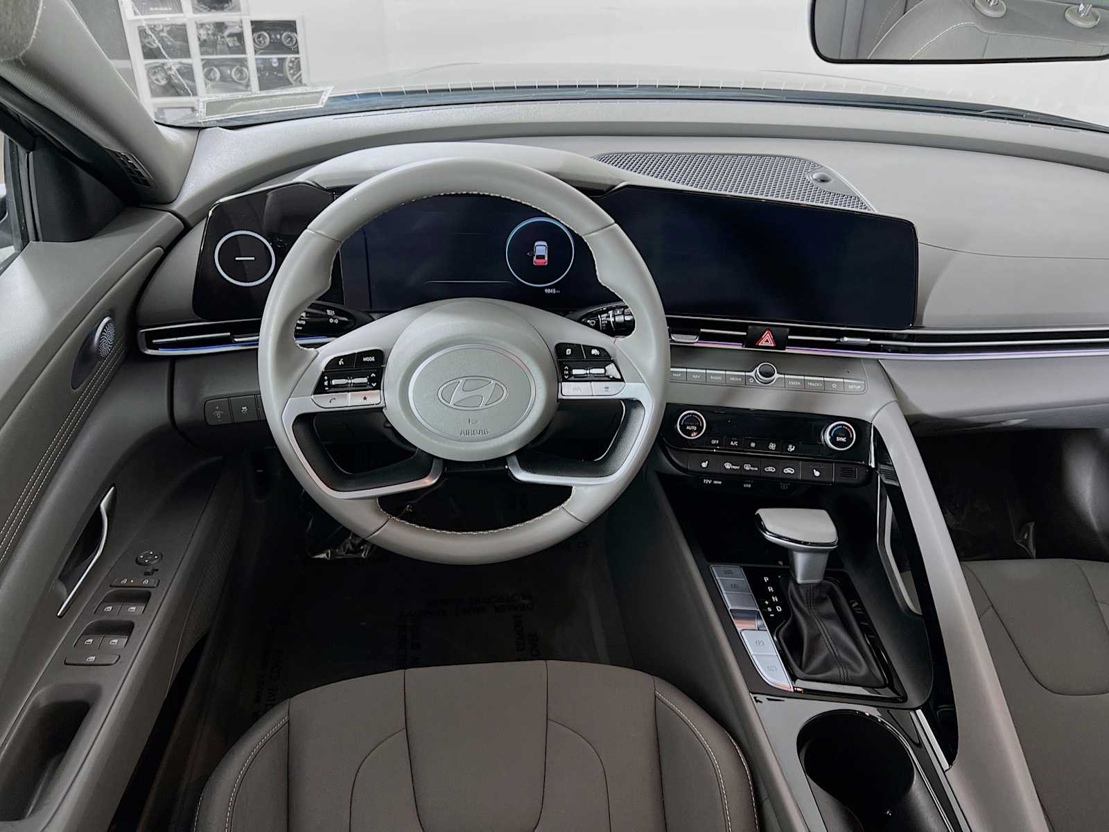 2024 Hyundai Elantra SEL - Photo 23