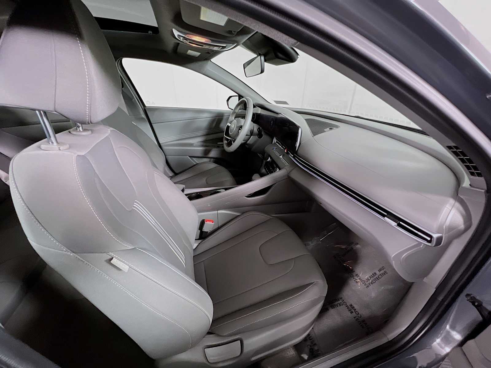 2024 Hyundai Elantra SEL - Photo 28