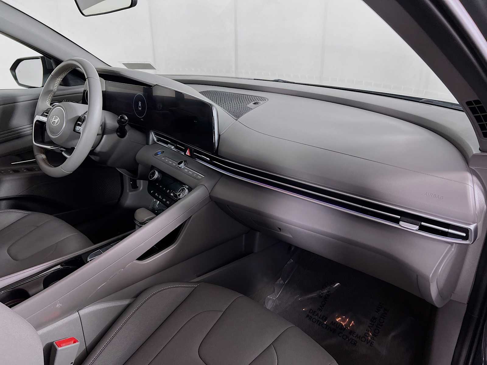 2024 Hyundai Elantra SEL - Photo 29