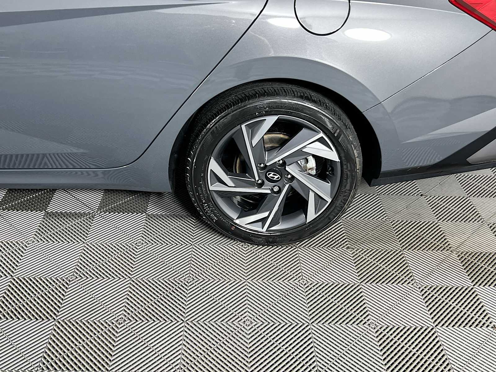 2024 Hyundai Elantra SEL - Photo 31