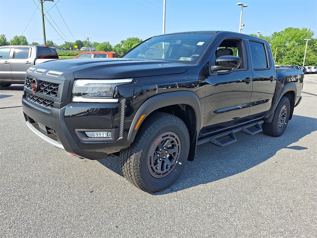 2025 Nissan Frontier PRO-4X - Photo 2