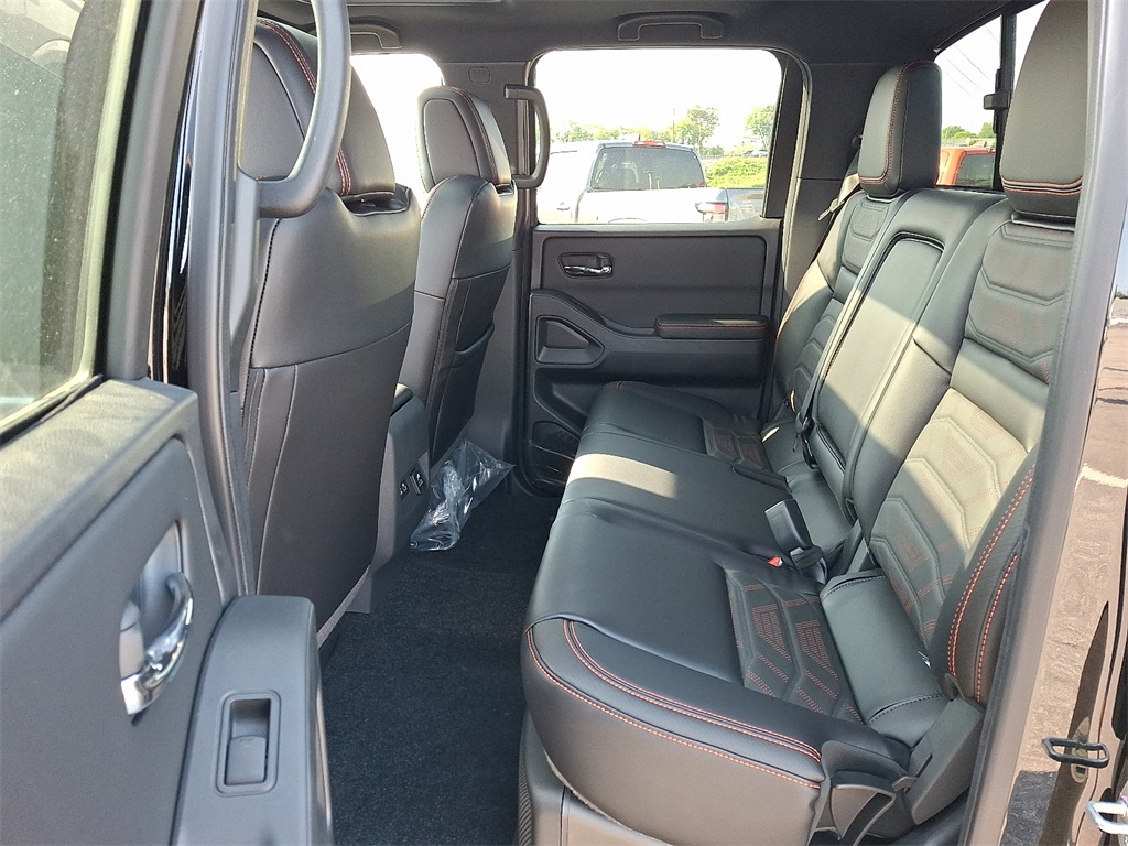 2025 Nissan Frontier PRO-4X - Photo 6