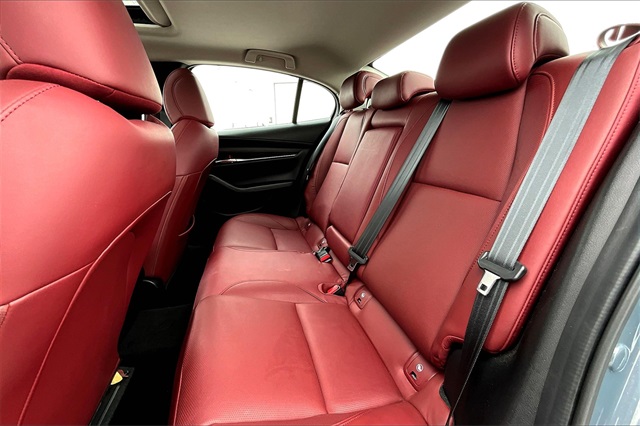 2022 Mazda Mazda3 Carbon Edition - Photo 14