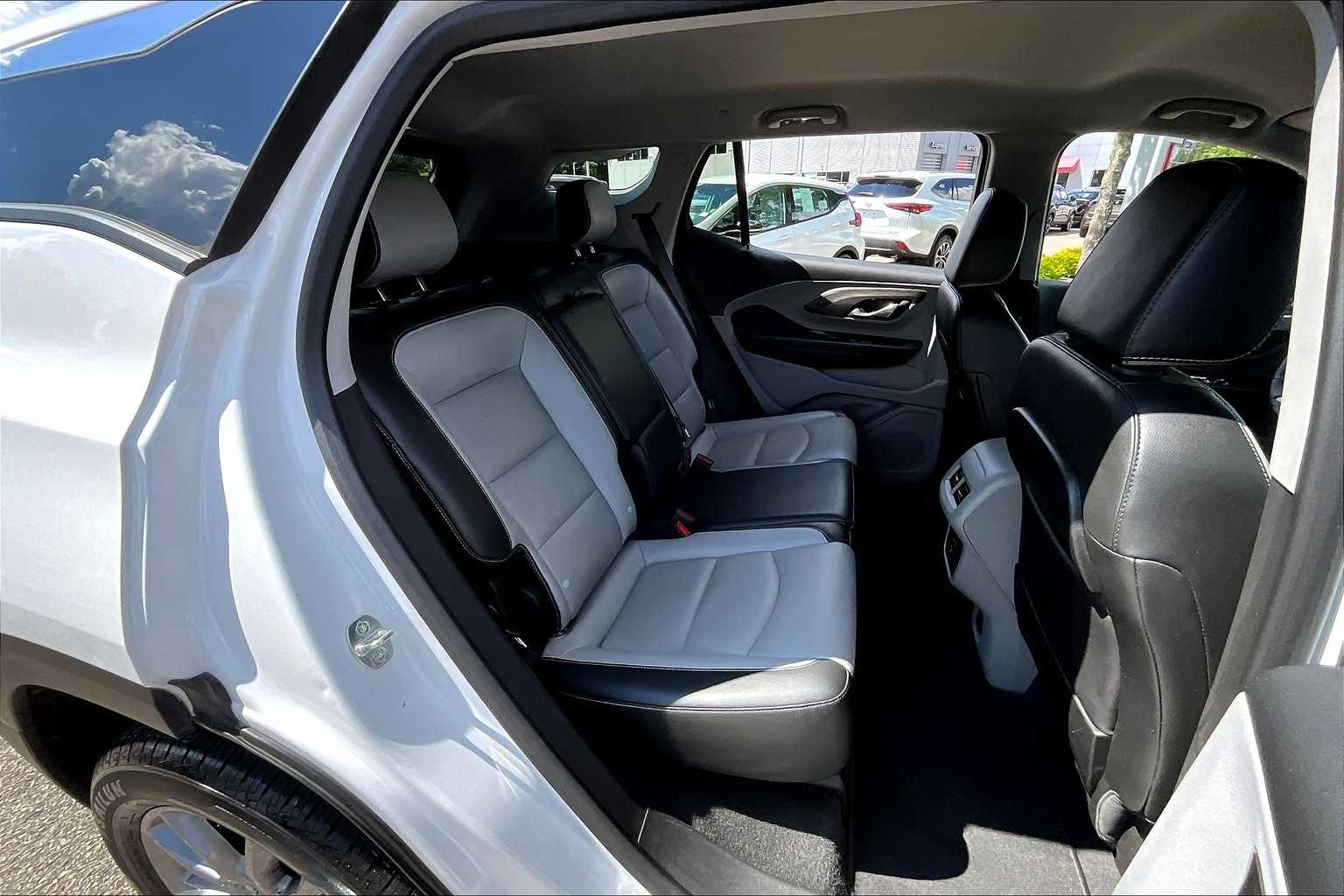2023 GMC Terrain SLT - Photo 16