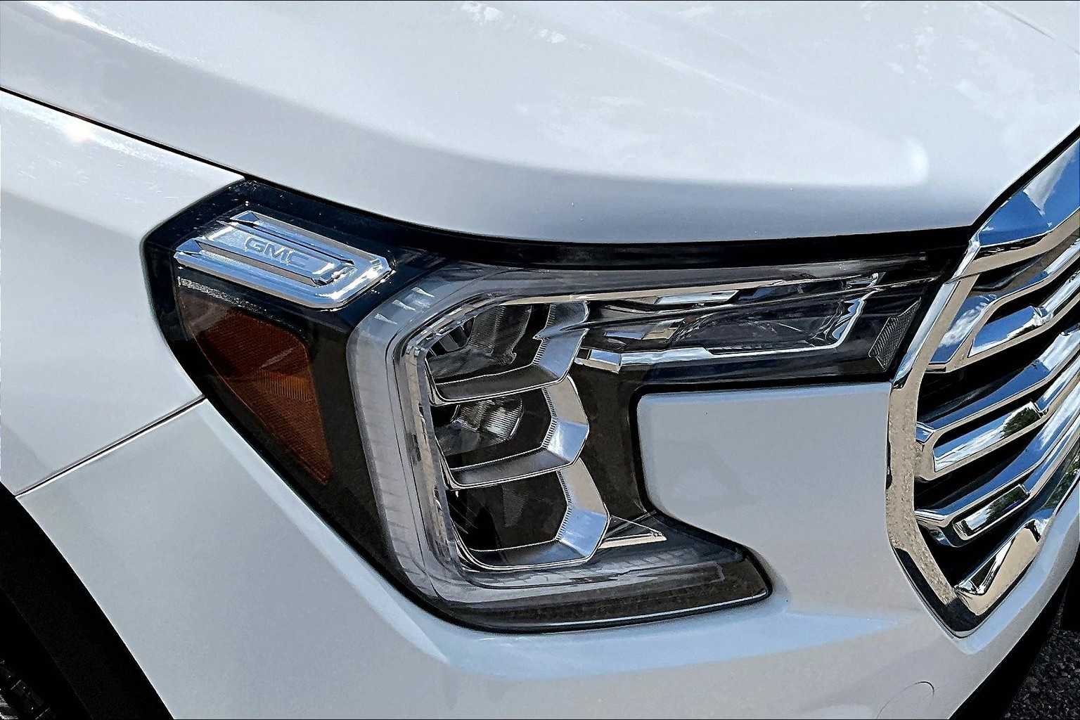 2023 GMC Terrain SLT - Photo 31