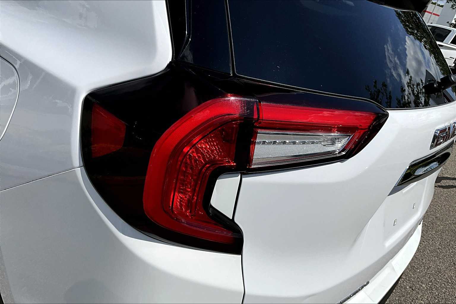 2023 GMC Terrain SLT - Photo 32