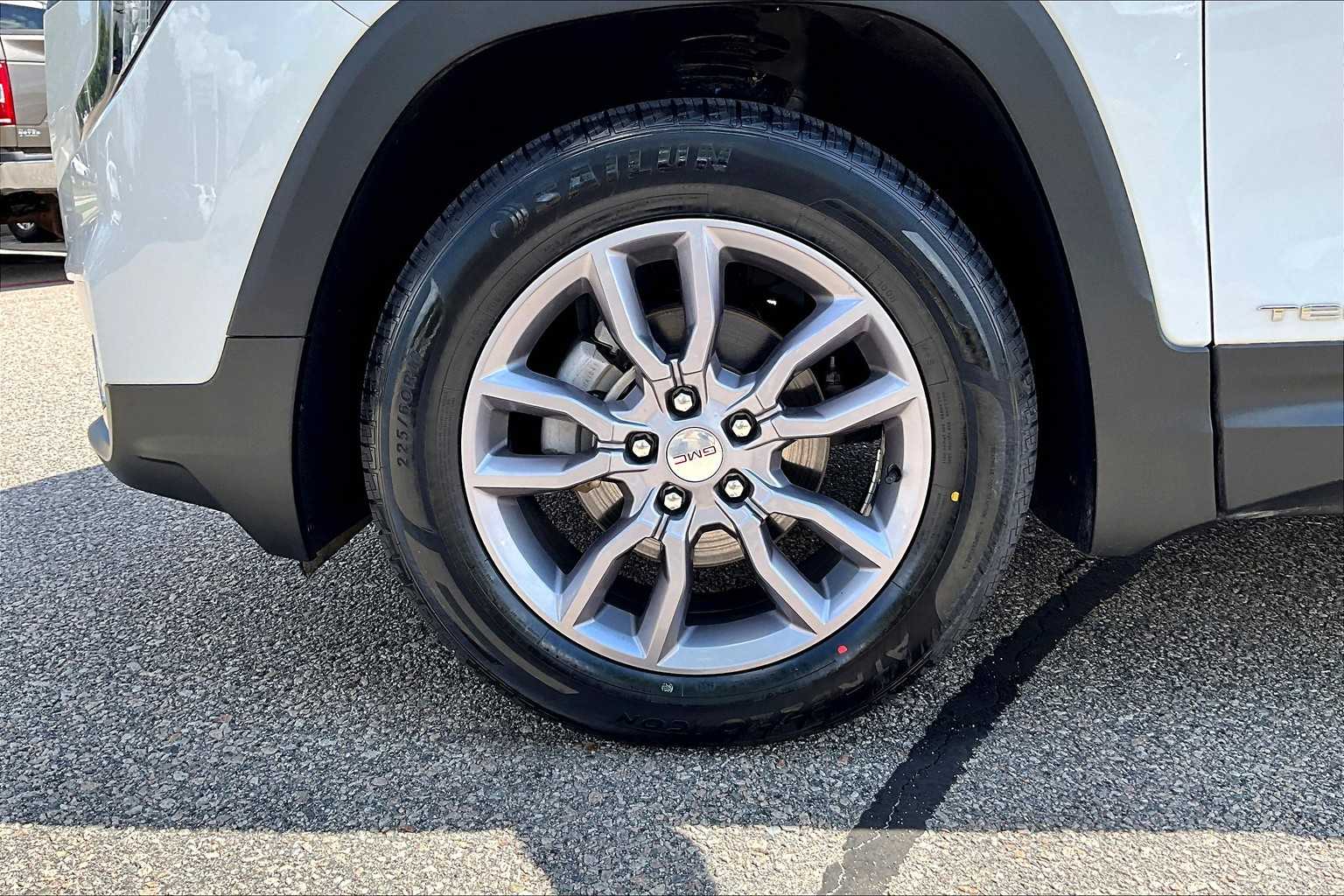 2023 GMC Terrain SLT - Photo 7