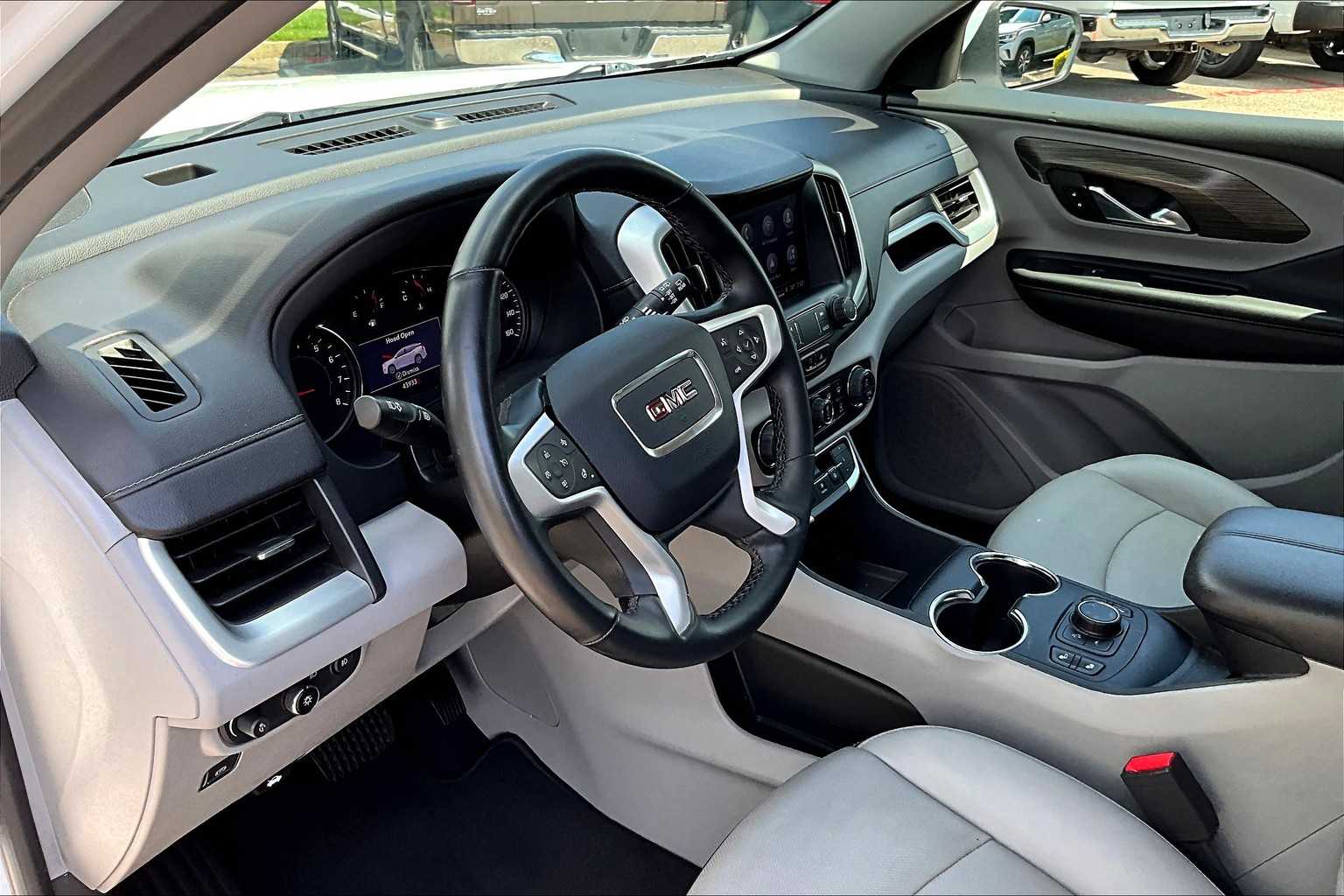 2023 GMC Terrain SLT - Photo 8
