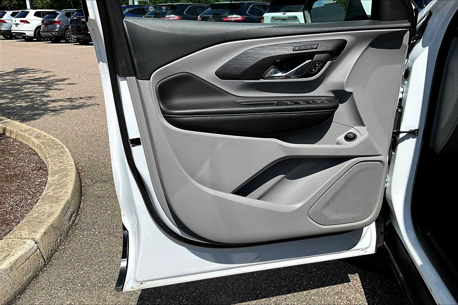 2023 GMC Terrain SLT - Photo 9