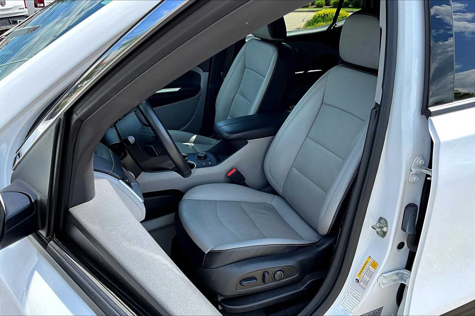 2023 GMC Terrain SLT - Photo 10