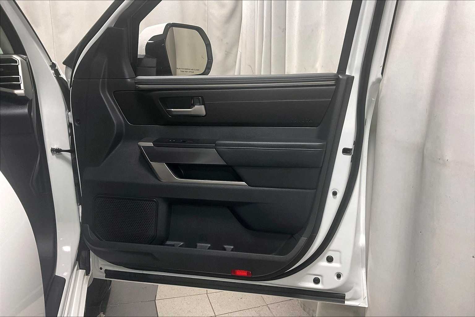 2024 Toyota Tundra SR5 - Photo 12
